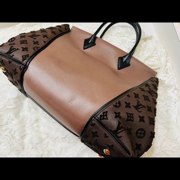 Used Louis Vuitton Limited Edition Bag - Picture 4 of 11